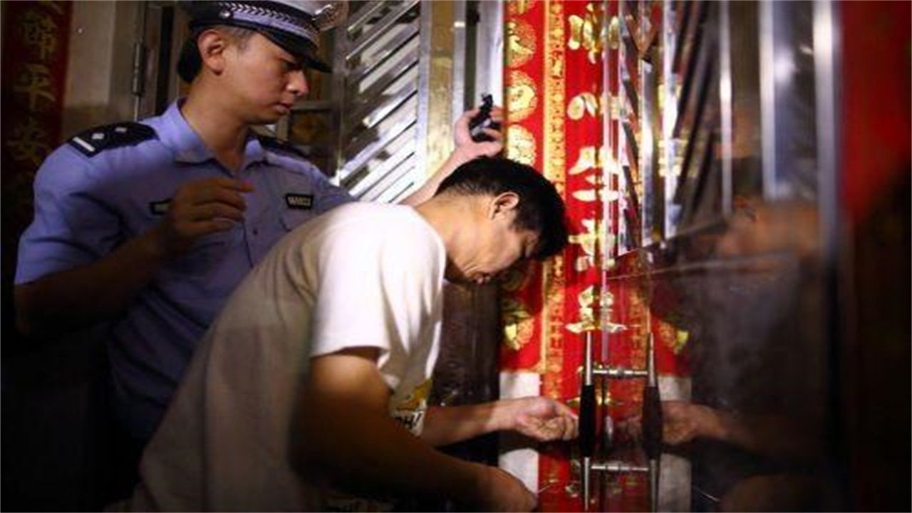 西安请开锁师傅开了锁后，师傅为什么一般都不进门，就算主人请也不进去？